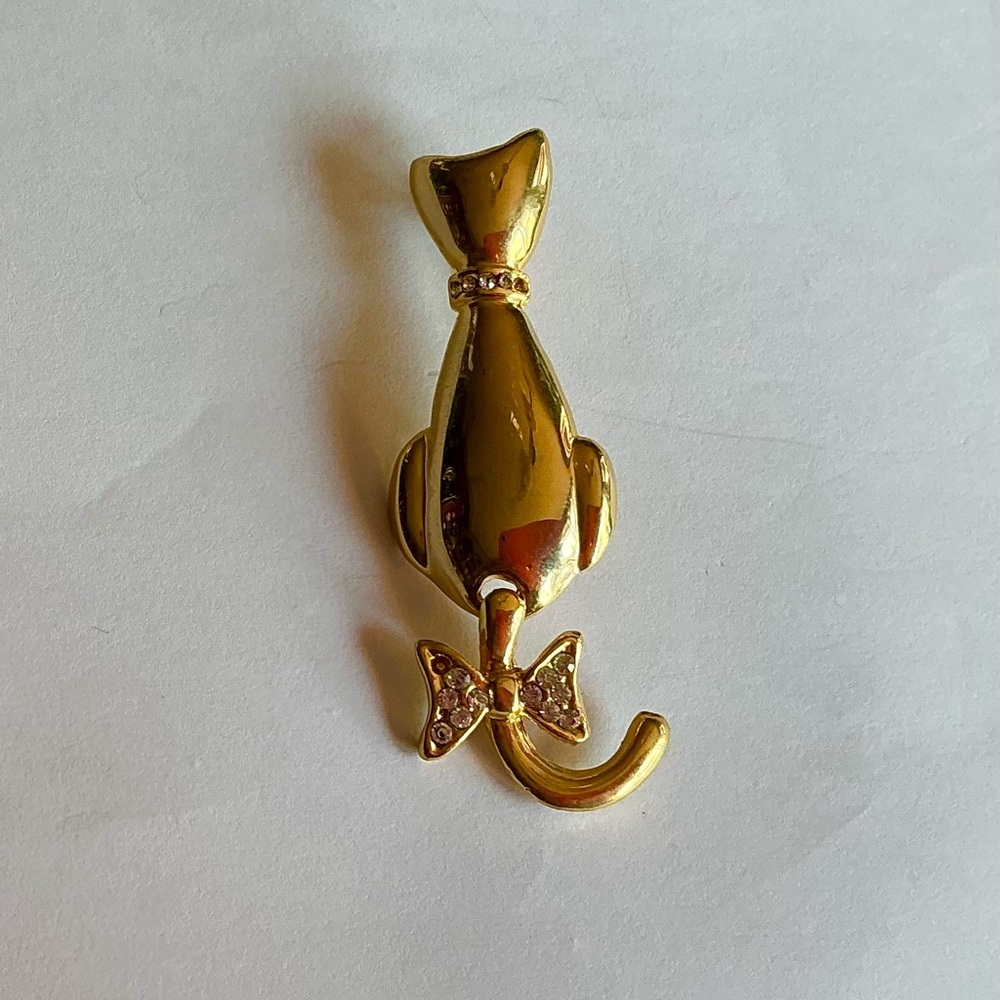 Vintage Adorable Gold Cat Brooch with Rhinestone Bow